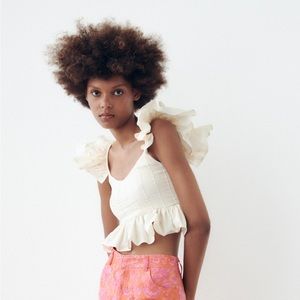 Ruffle sleeve textured top